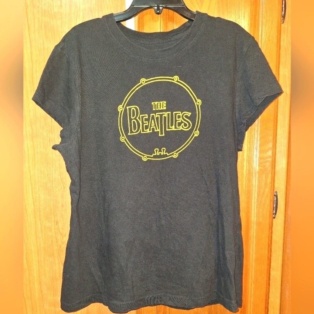 A vintage vinyl "The Beattles" womens XXL t- shirt in black with yellow writing.
